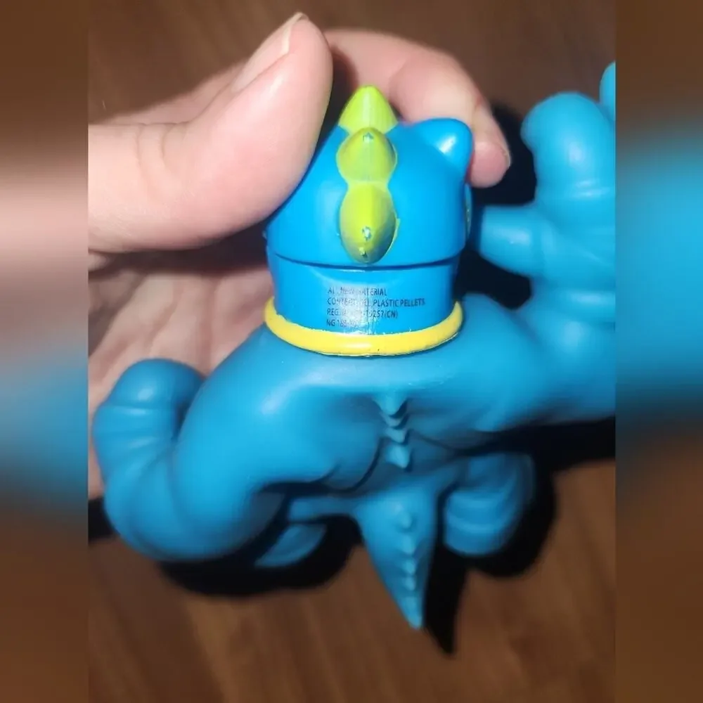 Goo Jit Zu Heroes Includes only 1